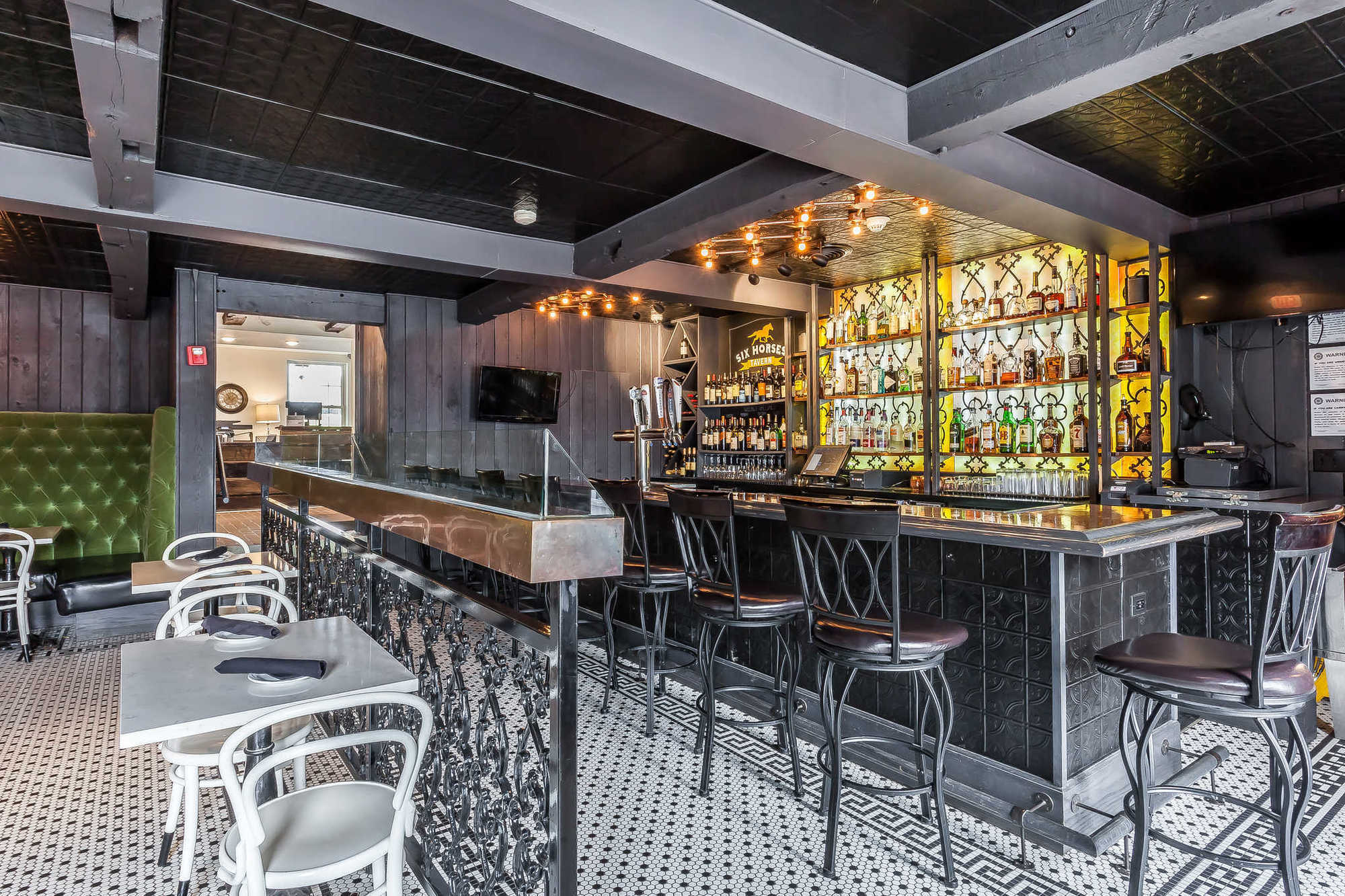 The Aurora Inn Hotel And Event Center Restaurant bilde